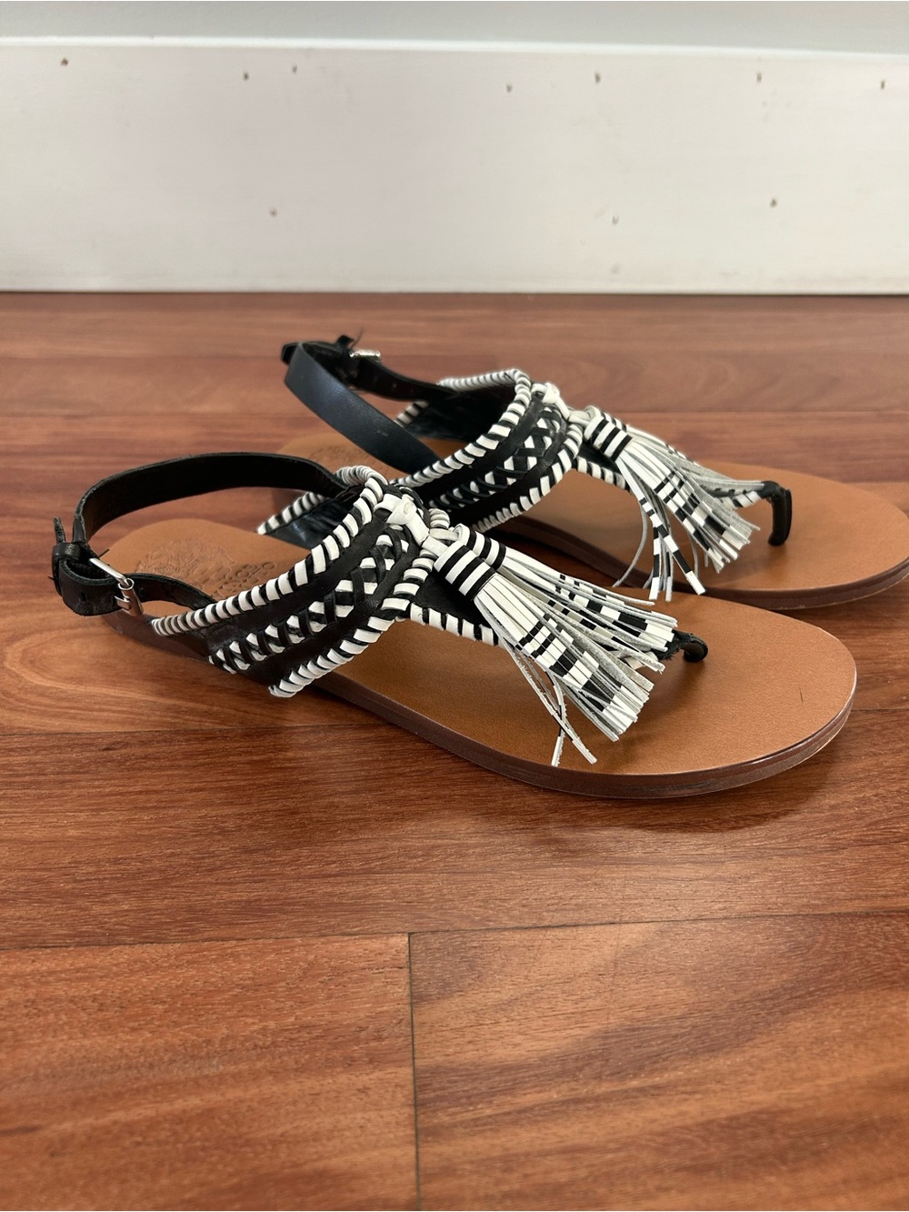 Vince Camuto Rebeka Flat Sandals Size 9M Chic Casual Slip-On Summer Sandals - Picture 7 of 13